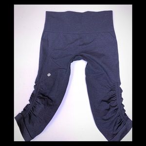 Lulu lemon In The Flow Crop II Dark Grey